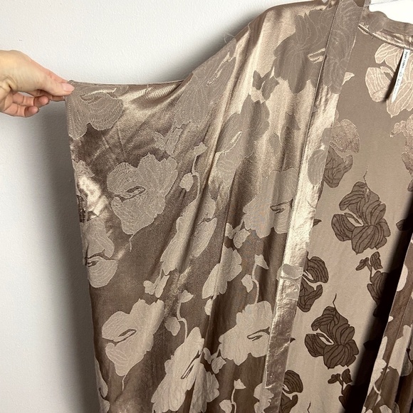 PAPER LABEL | Palm Design Open Front Drapey Kimono - Picture 3 of 8